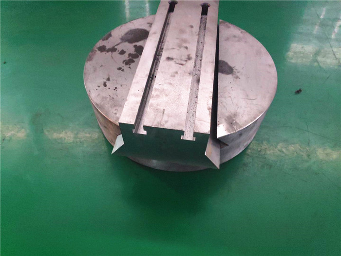 鑄鋼閥門(mén)三面數(shù)控銑床