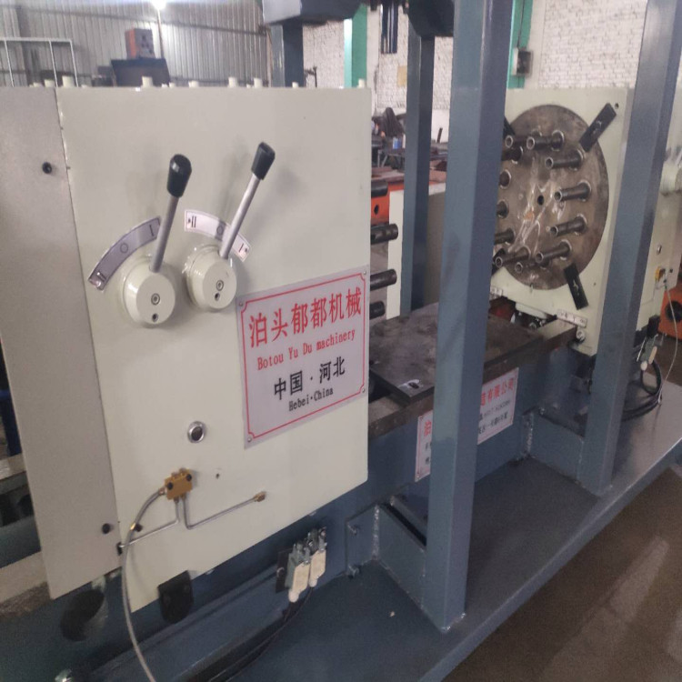 四工位鉆孔攻絲一體機