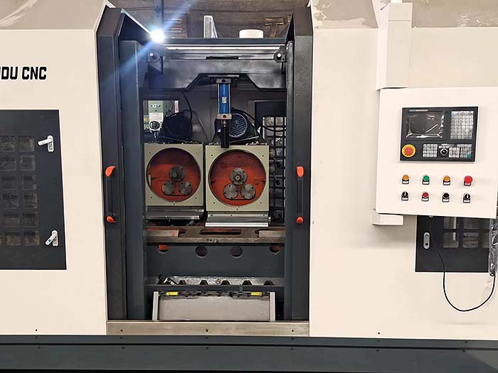 數(shù)控<strong>鉆孔攻絲機</strong>